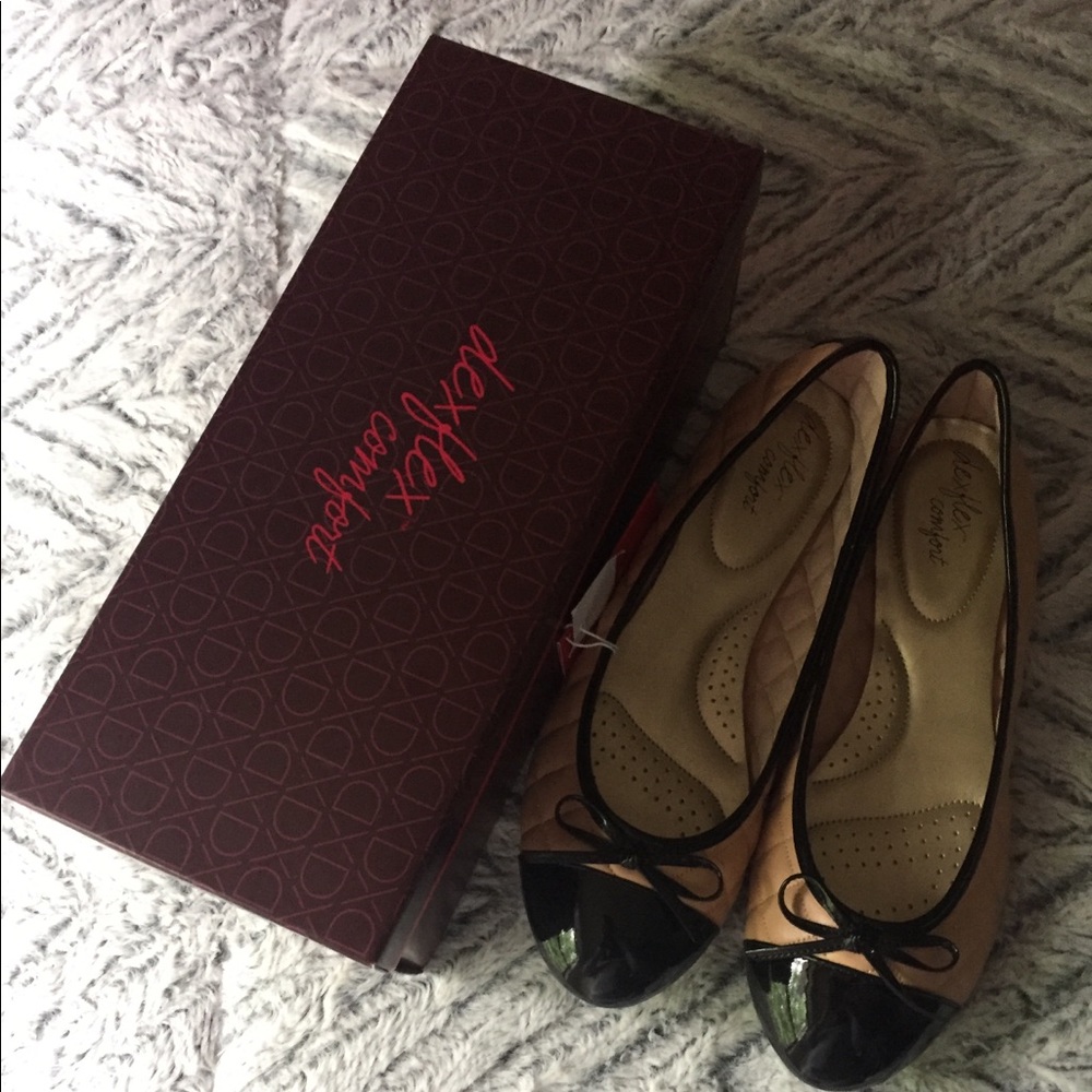 NWT DexFlex Comfort Women’s Dress Flats 🥿